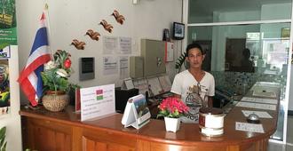 Jomtien Hostel - Pattaya - Recepción
