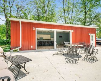 Washington Cottage by Paw Paw Lake - Coloma - Patio