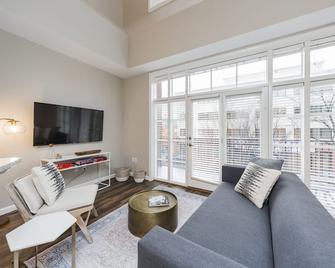 Mint House Nashville - Hillsboro Village - Nashville