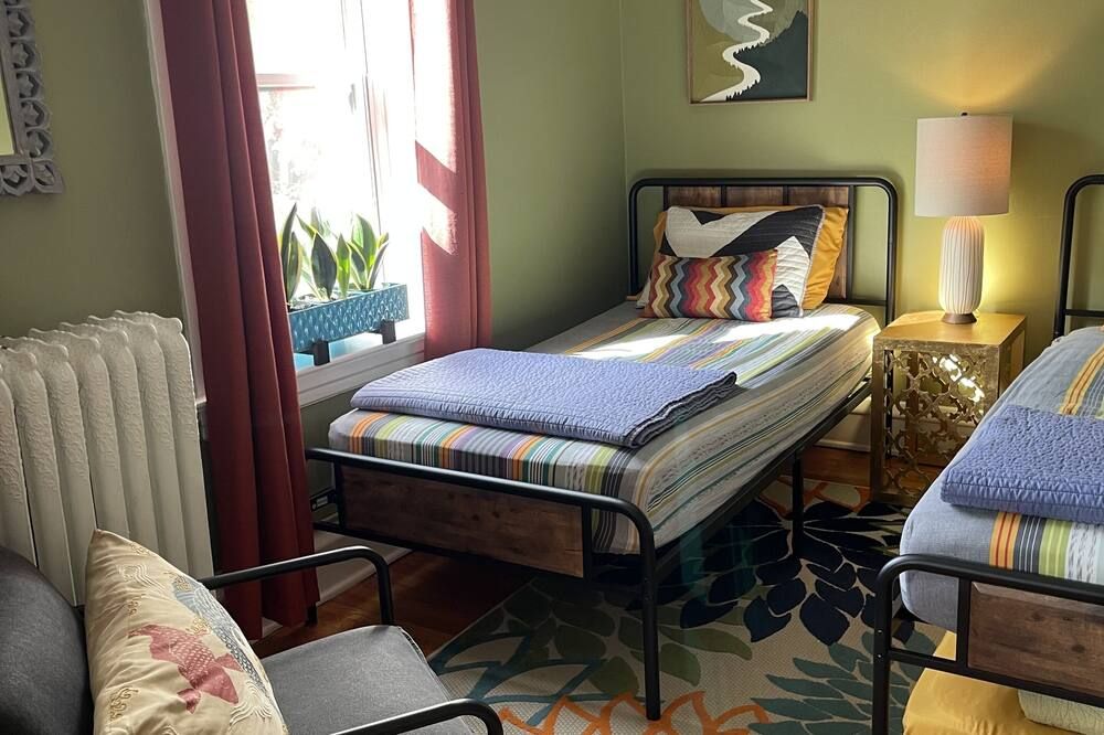 Bedroom view of Large, sunny 3 bedroom apartment two blocks from down town Oak Park.