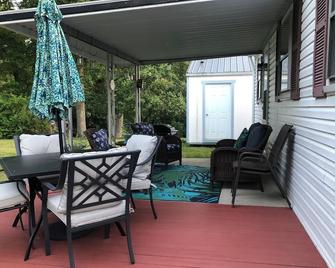 New River Gorge National Park, rock climbing, rafting, hiking, close to all!! - Fayetteville - Patio