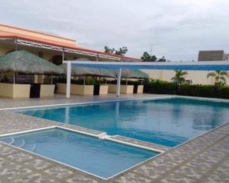 Ukl Ever Resort Hotel - Laoag - Pool