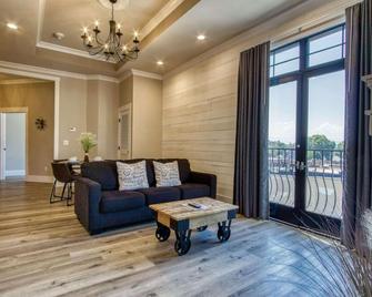New Hotel Collection Smoky Mountains - Sevierville - Living room