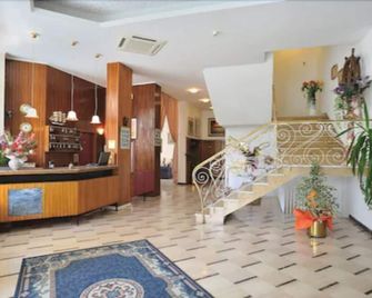 Hotel Clipper - פזארו - דלפק קבלה