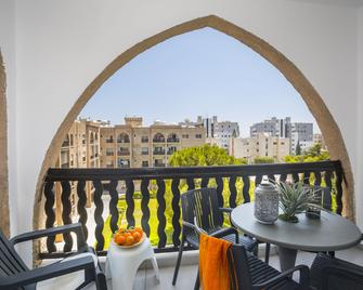 Castle Holiday Apartments (Adults Only) - Limassol - Balkon
