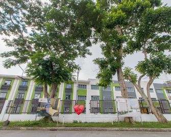 RedDoorz @ Sunfields Lipa Batangas - Lipa City - Gebäude