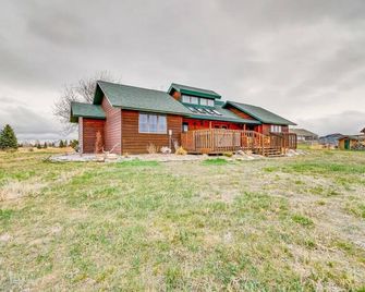 Cody retreat with a view and hot tub - Cody - Edificio