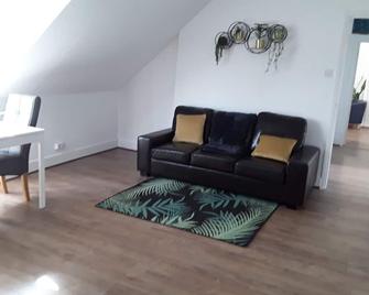 Stunning 1-Bed Apartment in London - London - Living room
