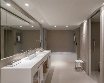 Parador de Aiguablava - Begur - Bathroom