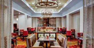 Dallas/Addison Marriott Quorum by the Galleria - דאלאס - מסעדה