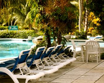 Sunrise Beach Club and Villas - נאסאו - בריכה