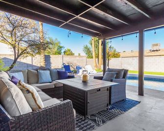 Resort Style 3br 2ba Pool, Hot Tub, Near Waste Mgmt Open And Spring Training - פיניקס - פטיו