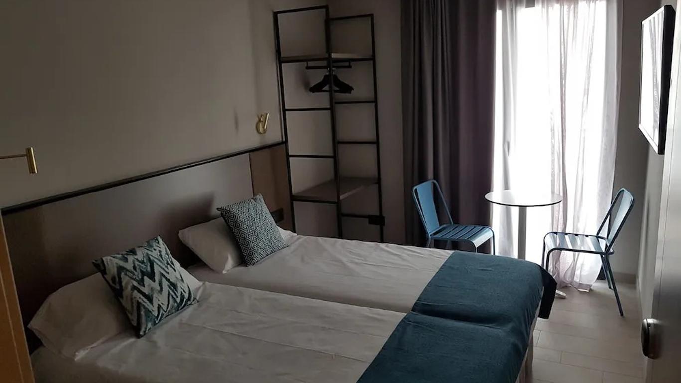 Hotel Torrent
