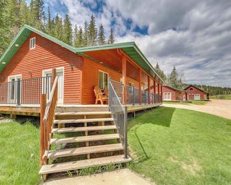 Wraparound Deck And Grill Deadwood Cabin - Deadwood - Budynek