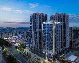 Country Inn & Suites by Radisson Dongfu Plaza - Jiangmen - Building