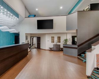 Clarion Inn And Suites Dfw North - Irving - Recepción