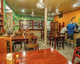 Costa Linda Art Hostel - Quepos - Restaurante