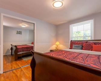Great single family house near multiple stores and shopping centers - Herndon - Bedroom