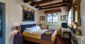 Palazzo Odoni - Venice - Bedroom