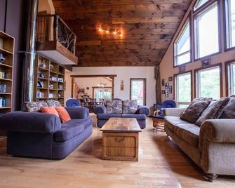 Winsome Silver Lake Perfect for Family Groups! - Mactier - Sala de estar