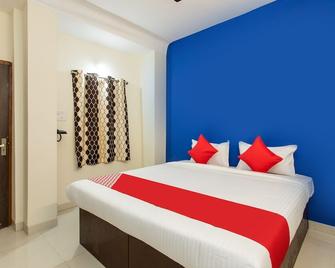 OYO 27862 Shree Devina Palace - Indore - Schlafzimmer