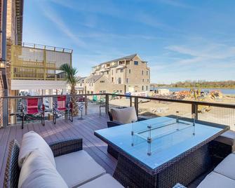 Luxe Savannah Townhome: 1 Mi to Historic District - Savannah - Balkon