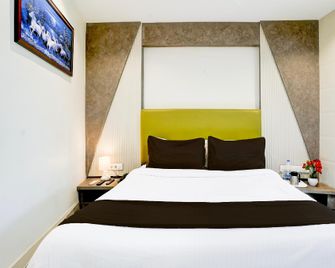 Deluxe Ghodbunder Rd Sanwith Residency - Utan - Bedroom