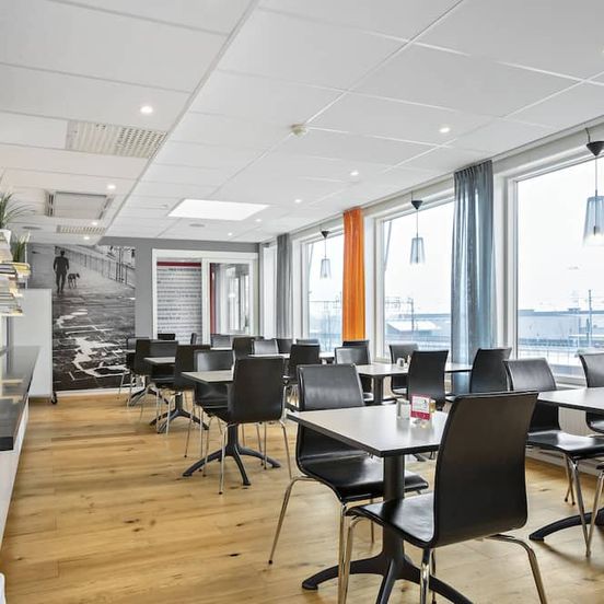 Sure Hotel by Best Western Stockholm Alvsjo image 1