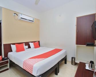 OYO 2183 Hotel City - Attibele - Habitación