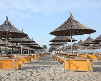 Hotel Grint - Golem - Playa