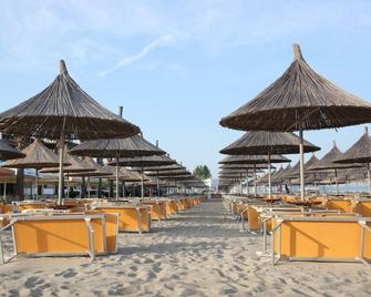 Hotel Grint - Golem - Playa