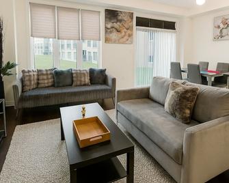 3BR Getaway in Kleinburg, Vaughan, Built in 2024 — Stylish Comfort Awaits You! - Vaughan