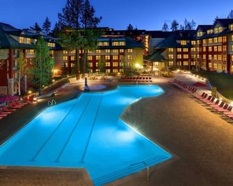 Marriott Timber Lodge - 2br/2ba New Years Week, Best Location, South Lake Tahoe - South Lake Tahoe - Bể bơi