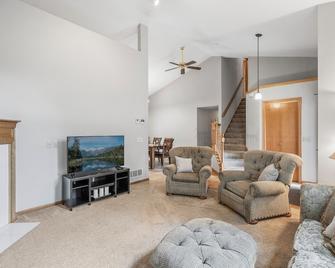 2 Story House with Gas Fireplace + Garage Parking - Andover - Living room