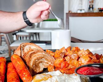 Prestige Treasure Cove Resort - Prince George - Restaurant