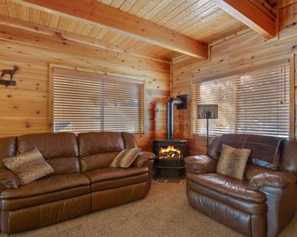 Rimfire Refuge - Island Park - Salon