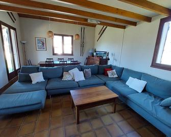 Maison calme à Autrans, proche pistes & centre, 3 ch, cheminée, wifi, animaux acceptés - FR-1-737-61 - Autrans - Wohnzimmer