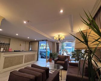 Gul Hotel - Istanbul - Front desk