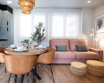 Apartamentos4U Tudela Plaza Parking Incluido - Tudela - Спальня