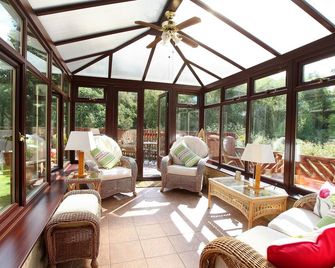 Beautiful detatched cottage situated within a small hamlet near Bamburgh. - Belford - Вітальня