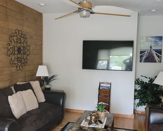 Lakeview Loft - Kewaunee - Sala de estar