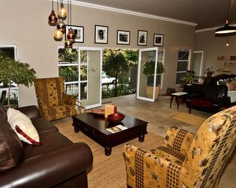iGwalagwala Guest House - Saint Lucia - Living room