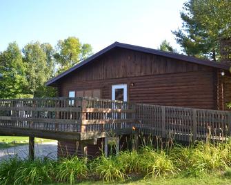 Retreat Center on pristine Deer Lake - Deer River - Building