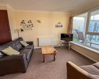 Dog friendly chalet at Broadland Park and Marina in Lowestoft ref 12027B - Lowestoft - Salon