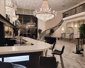 The Shore Club - Spring Lake Heights - Лоббі