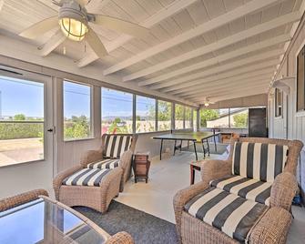 Screened Porch, Fire Pit: Prescott Pad Near Park! - Prescott Valley - Obývací pokoj