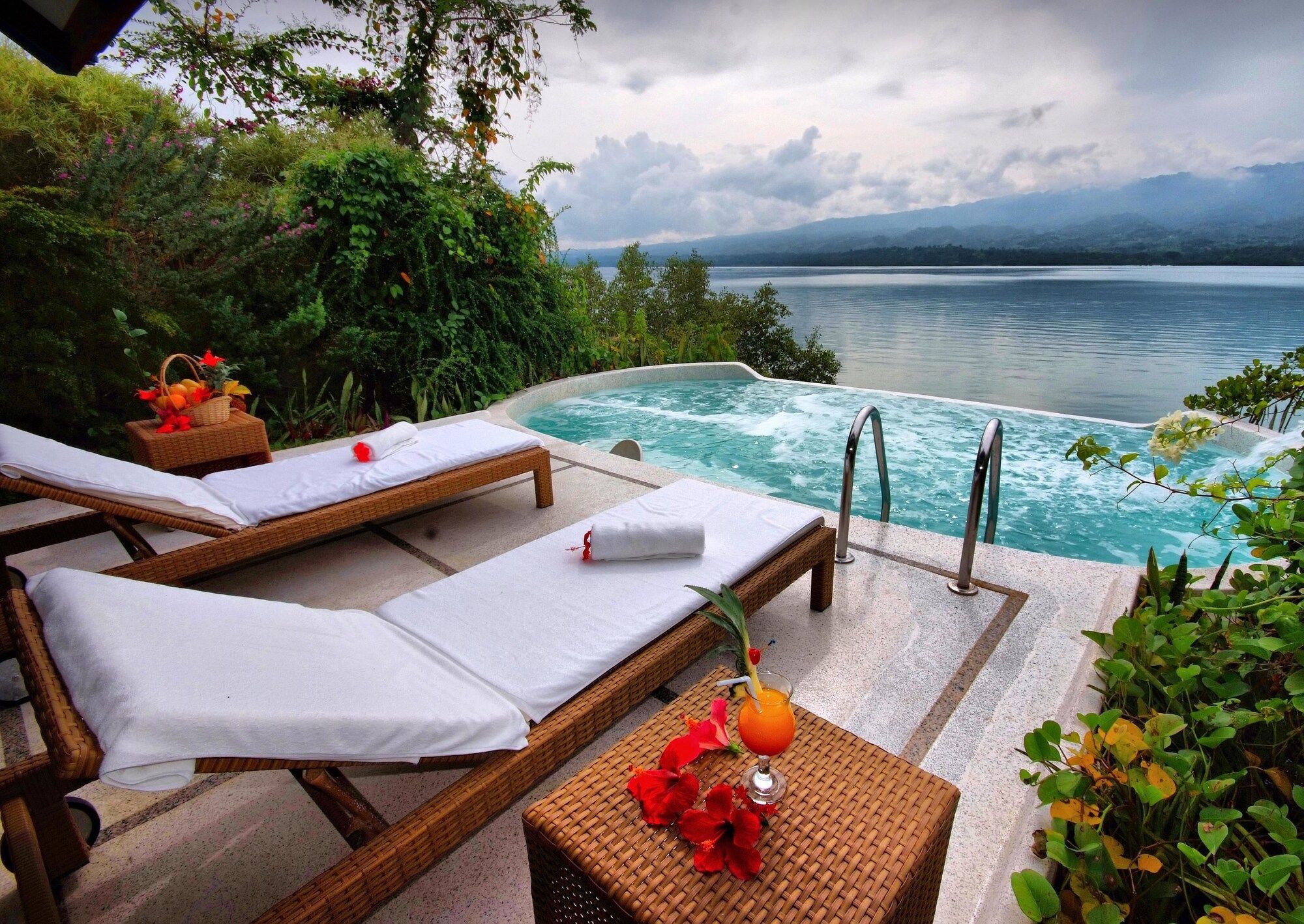 Badian Island Wellness Resort - Badian