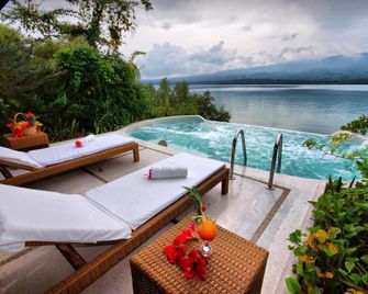 Badian Island Wellness Resort - Badian