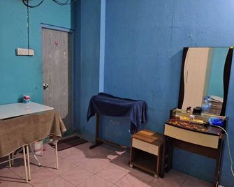 Charming large studio style room with attached bathroom in Malé with WiFi, AC - Male