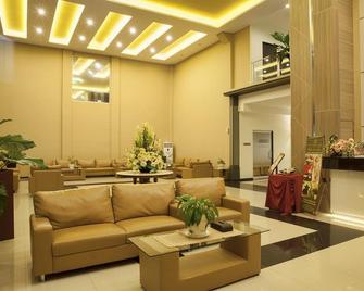 Borneo Emerald Hotel - Ketapang - Lobby